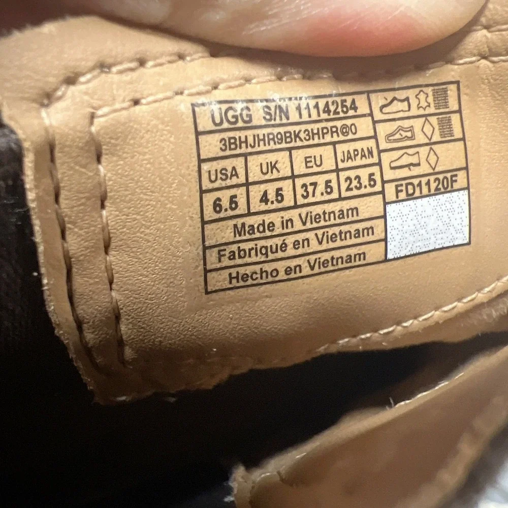 UGG  Emmeth Women's Ankle Chelsea Boots Tan Brown Suede Pull On US 6.5